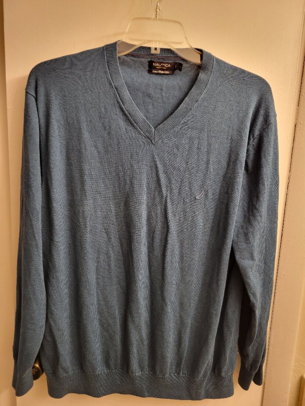 Nautica Luxury Performance Sweater - V-Neck - Blue - Size XXL.